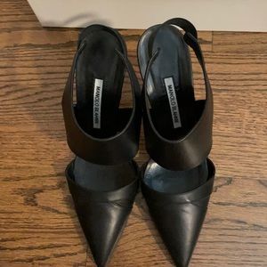 MANOLO BLAHNIK PUMPS